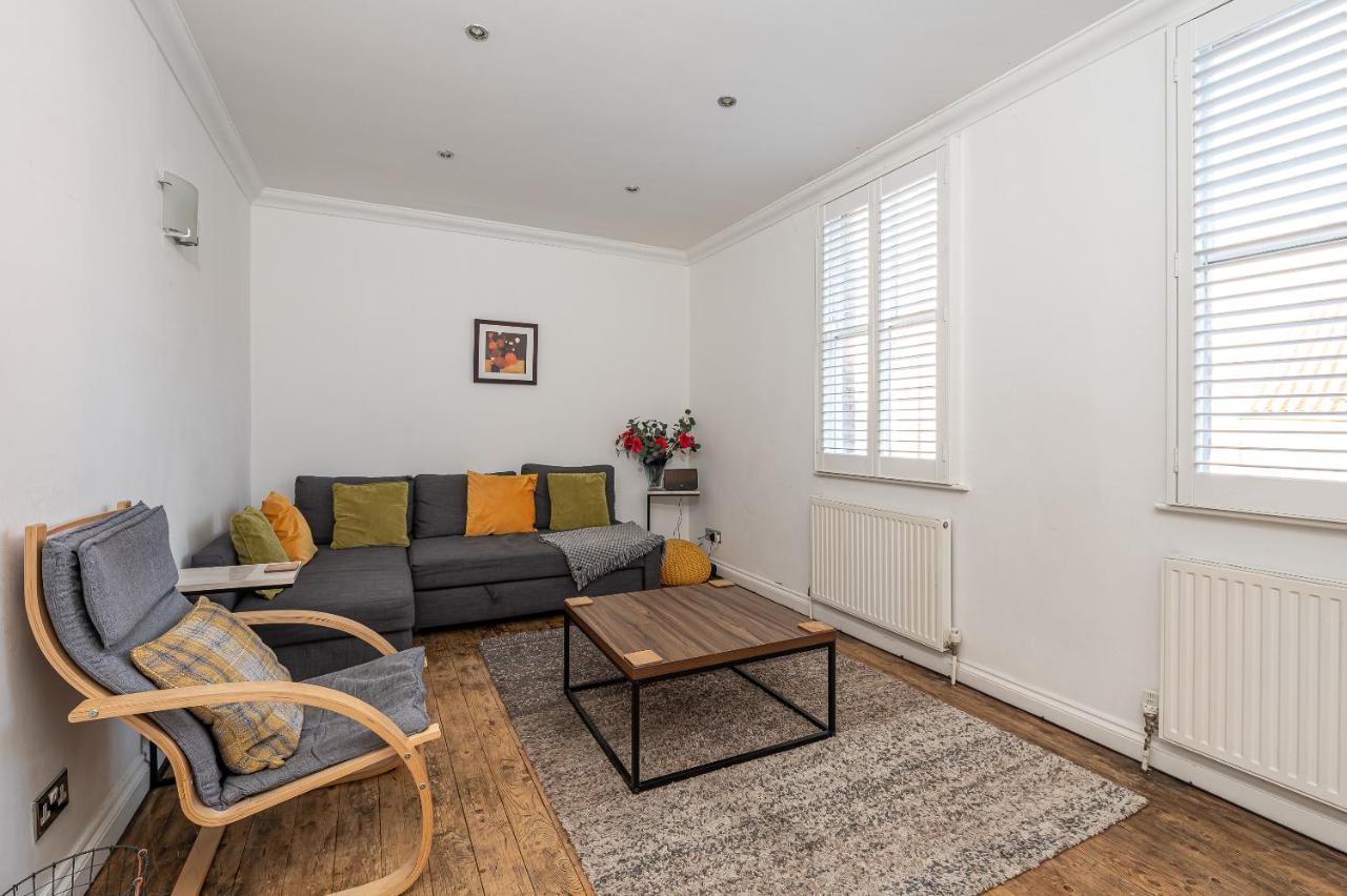 The Old Coach House Apartment York Bagian luar foto
