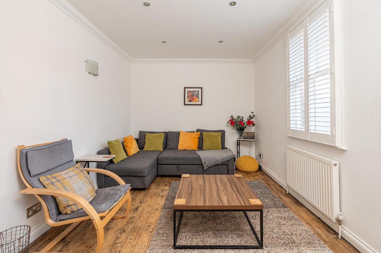 The Old Coach House Apartment York Bagian luar foto